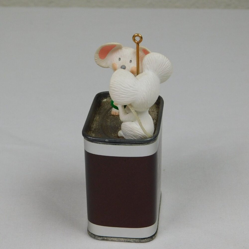 Hallmark Keepsake Ornament 1993 Warm Special Friends Mice Hershey Cocoa Tin Vtg - Picture 4 of 10